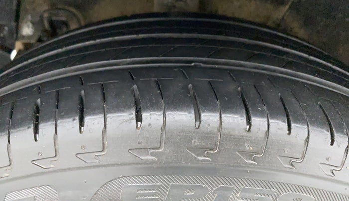 2015 Hyundai Xcent S 1.2, Petrol, Manual, 49,726 km, Right Rear Tyre Tread