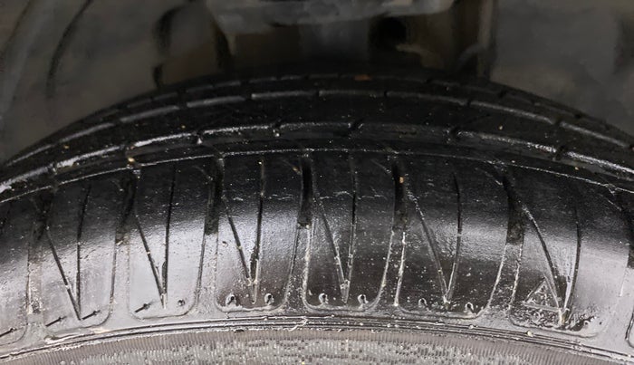 2017 Tata TIGOR XZ (O) PETROL, Petrol, Manual, 39,979 km, Right Front Tyre Tread
