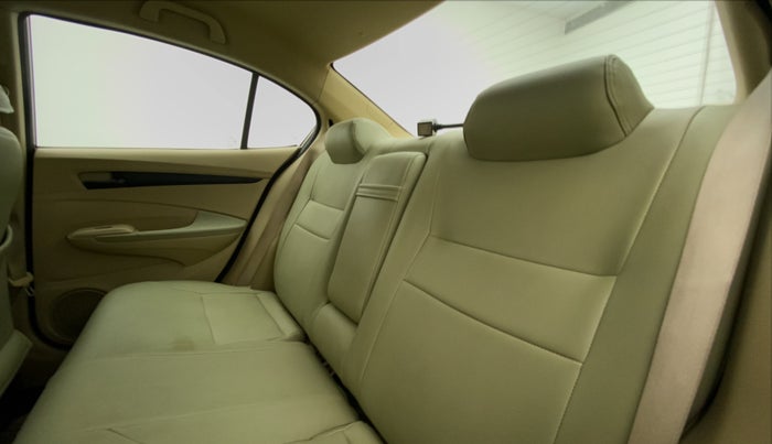 2010 Honda City 1.5L I-VTEC S MT, Petrol, Manual, 1,14,432 km, Right Side Rear Door Cabin