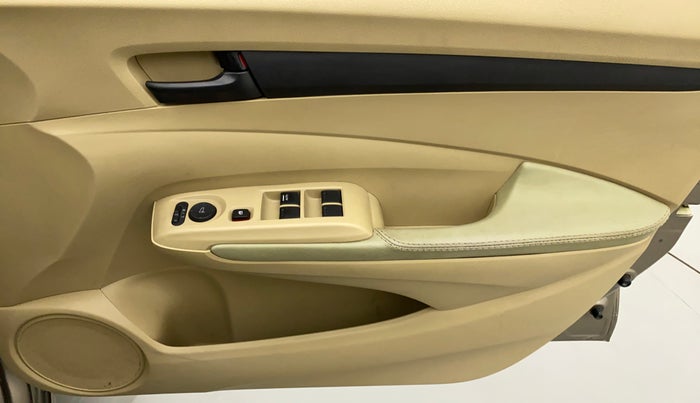 2010 Honda City 1.5L I-VTEC S MT, Petrol, Manual, 1,14,432 km, Driver Side Door Panels Control