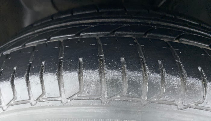 2018 Hyundai Elite i20 ASTA 1.2, Petrol, Manual, 22,652 km, Left Front Tyre Tread