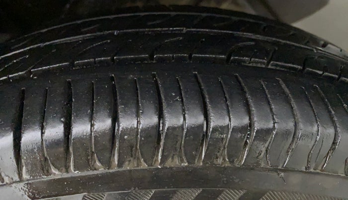 2018 Maruti Wagon R 1.0 LXI CNG, CNG, Manual, 64,932 km, Left Rear Tyre Tread