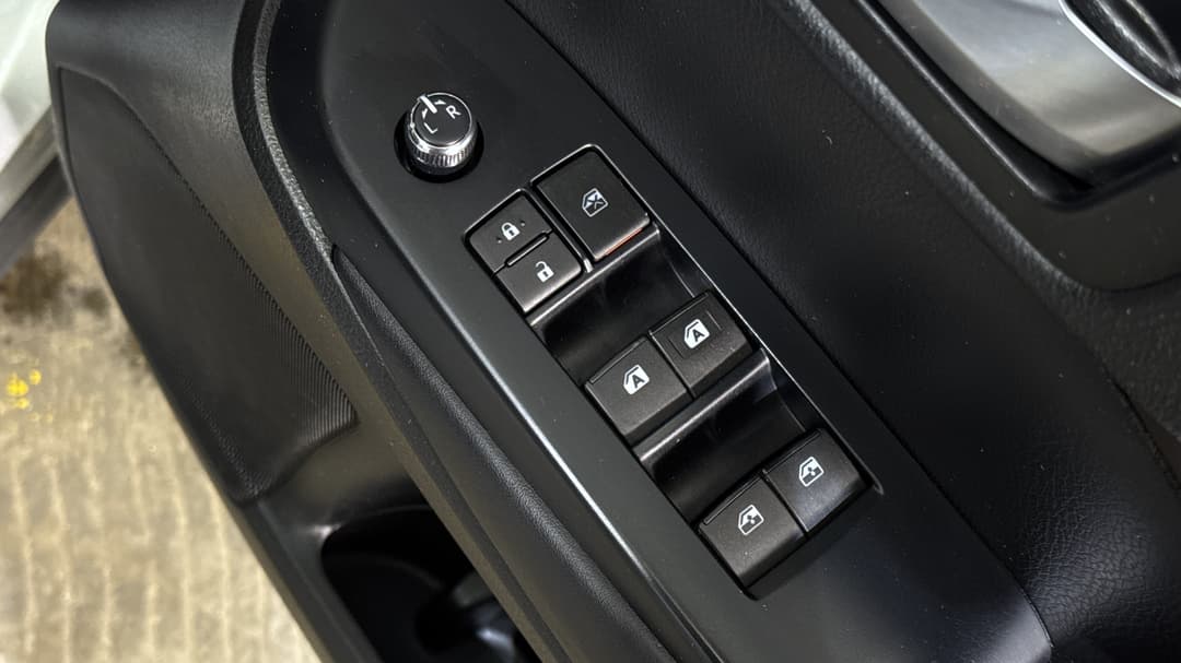 2018 Toyota Kluger Gxl (4x4), Automatic, 117476 km, Drivers Side Door Panel Controls