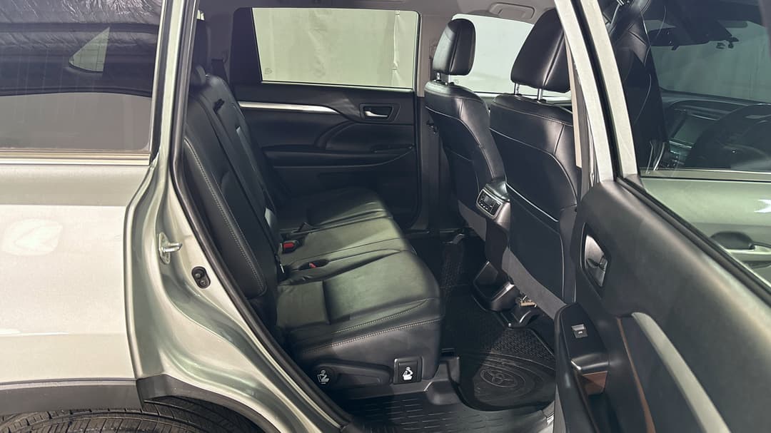 2018 Toyota Kluger Gxl (4x4), Automatic, 117476 km, Right Side Rear Door Cabin View