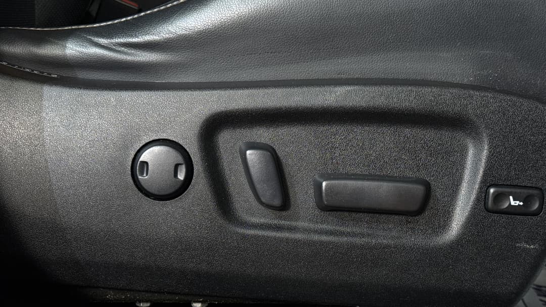 2018 Toyota Kluger Gxl (4x4), Automatic, 117476 km, Drivers Side Adjustment Panel