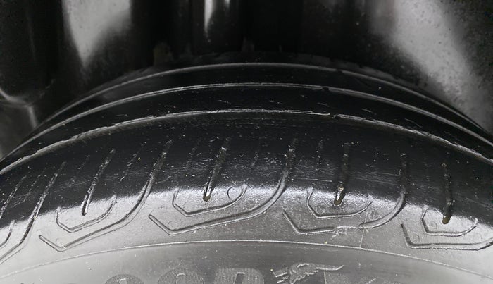 2017 Volkswagen Ameo COMFORTLINE 1.2L, Petrol, Manual, 94,674 km, Right Rear Tyre Tread