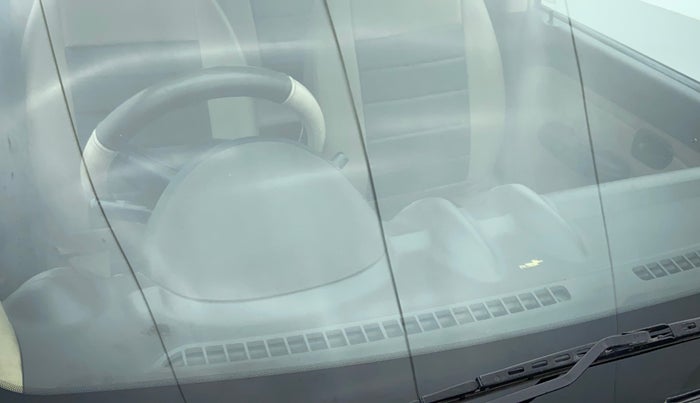 2010 Hyundai Santro Xing GL, Petrol, Manual, 13,198 km, Front windshield - Minor spot on windshield