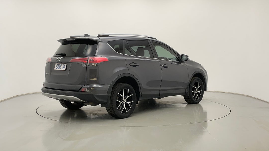 Right Back Diagonal (45- Degree) View