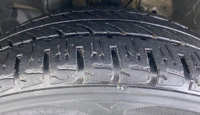 2014 Honda City SV MT PETROL, Petrol, Manual, 60,378 km, Left Front Tyre Tread