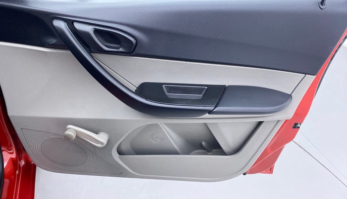 2019 Tata Tiago XE 1.2 REVOTRON, Petrol, Manual, 7,114 km, Driver Side Door Panels Control