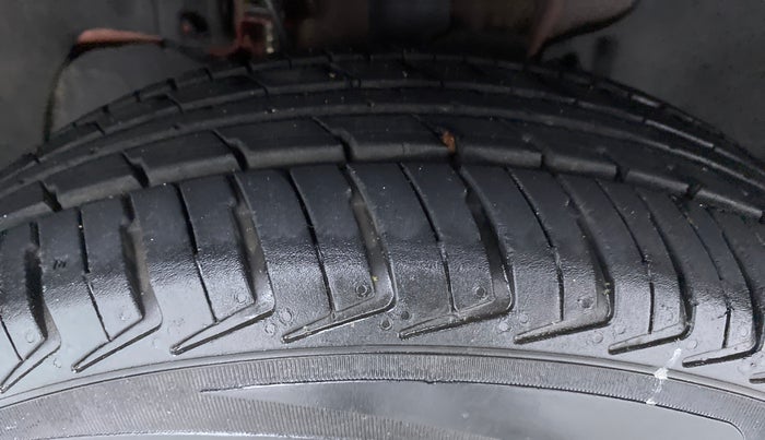 2019 Tata Tiago XE 1.2 REVOTRON, Petrol, Manual, 7,114 km, Left Front Tyre Tread
