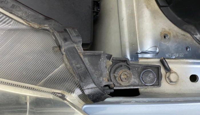 2012 Maruti Ertiga VDI, Diesel, Manual, 88,992 km, Left headlight - Clamp has minor damage