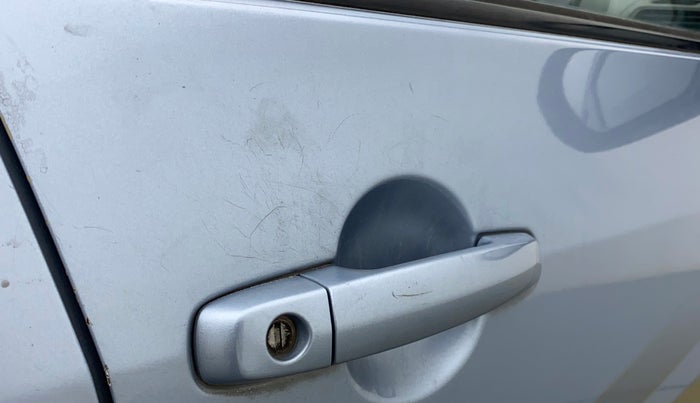 2012 Maruti Ertiga VDI, Diesel, Manual, 88,992 km, Driver-side door - Minor scratches