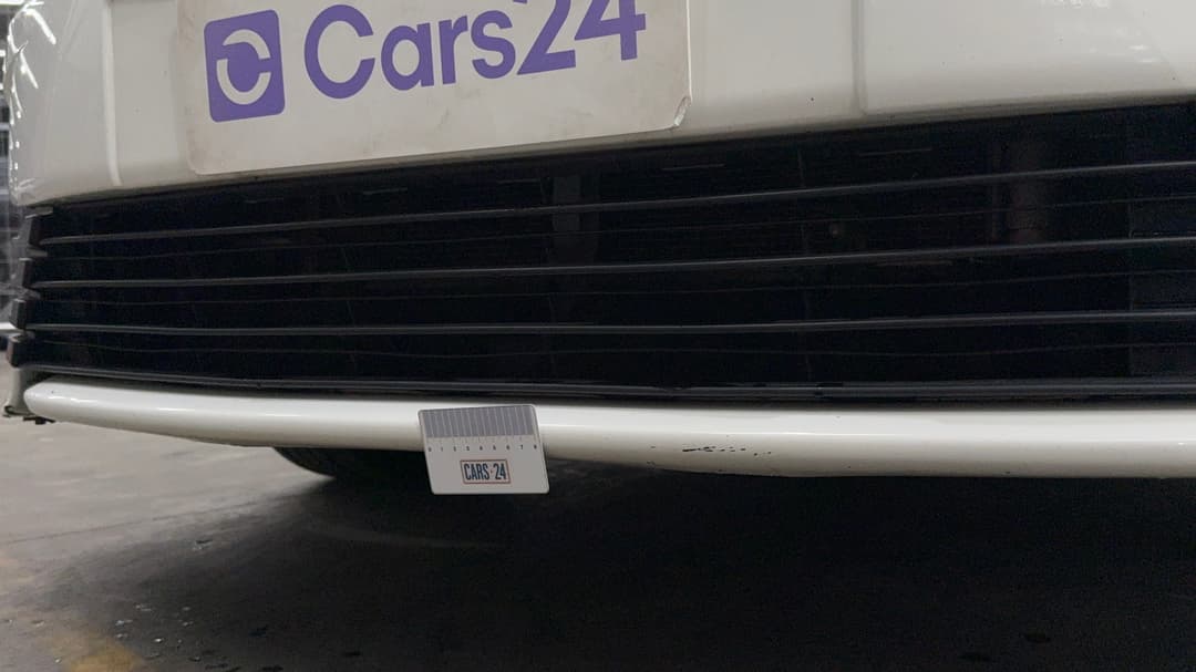 2018 Toyota Corolla Ascent, Automatic, 126950 km, Bumper Front Chip