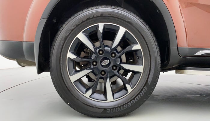 2019 Mahindra XUV500 W11 (O) AT, Diesel, Automatic, 29,100 km, Right Rear Wheel