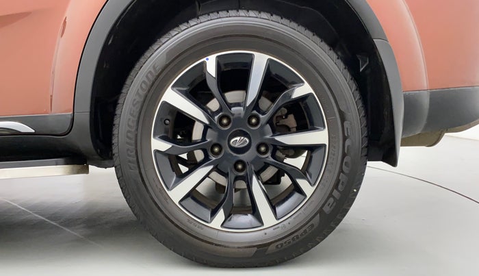 2019 Mahindra XUV500 W11 (O) AT, Diesel, Automatic, 29,100 km, Left Rear Wheel