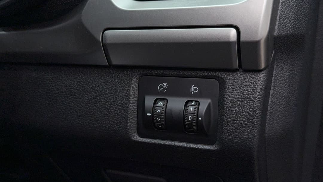 2023 LDV T60 Max Pro (4x4), Automatic, 26949 km, Utility Switches/Buttons