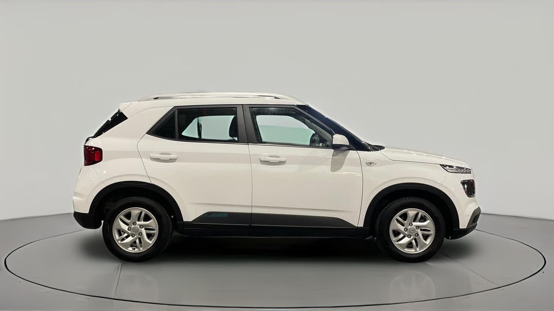 2025 Hyundai Venue ., Automatic, 25061 km, Right Side View
