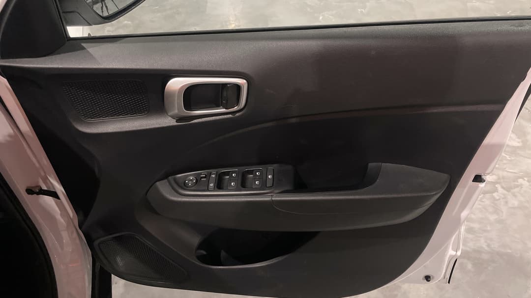 2025 Hyundai Venue ., Automatic, 25061 km, Speaker View