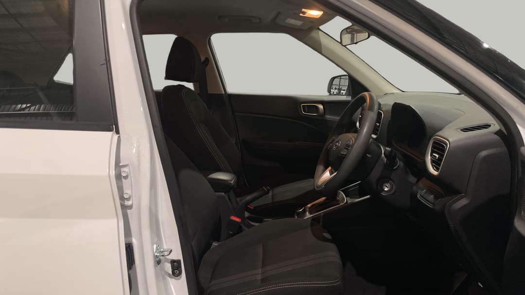 2025 Hyundai Venue ., Automatic, 25061 km, Right Side Front Door Cabin View