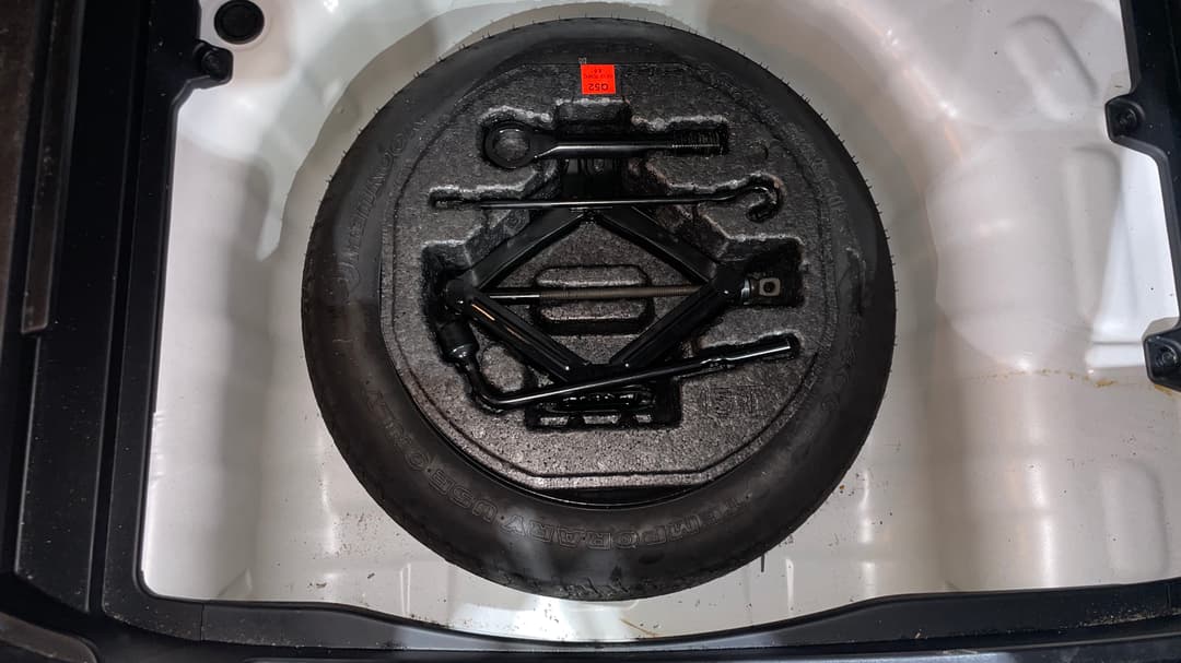 2025 Hyundai Venue ., Automatic, 25061 km, Spare Wheel