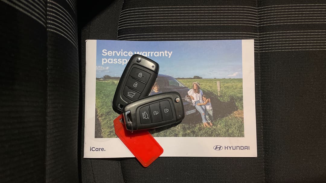 2025 Hyundai Venue ., Automatic, 25061 km, Key Close-up