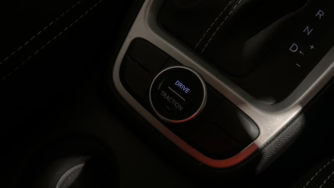 2025 Hyundai Venue ., Automatic, 25061 km, Utility Switches/Buttons