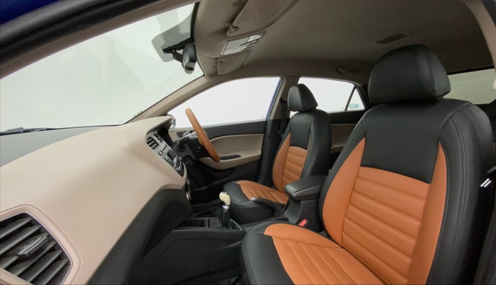 2014 Hyundai Elite i20 SPORTZ 1.2, CNG, Manual, 97,850 km, Right Side Front Door Cabin