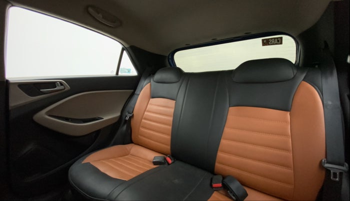2014 Hyundai Elite i20 SPORTZ 1.2, CNG, Manual, 97,850 km, Right Side Rear Door Cabin