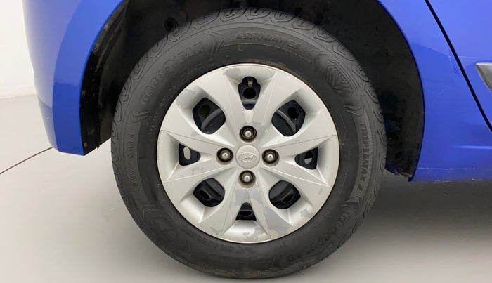 2014 Hyundai Elite i20 SPORTZ 1.2, CNG, Manual, 97,850 km, Right Rear Wheel