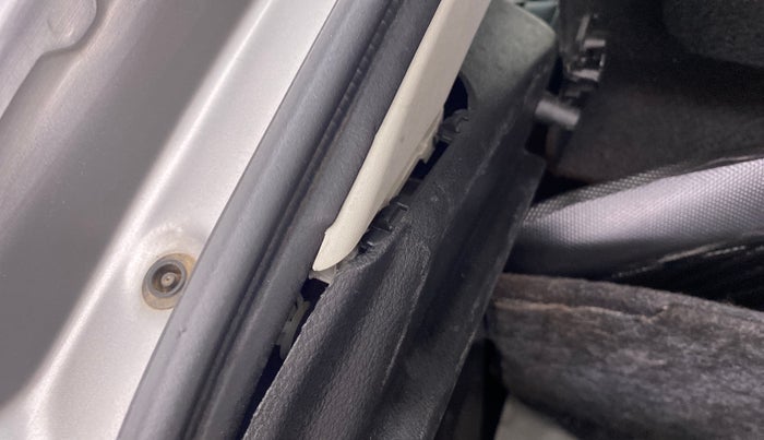 2021 Toyota Glanza V MT PETROL, Petrol, Manual, 86,012 km, Dicky (Boot door) - Trim lock has minor damage