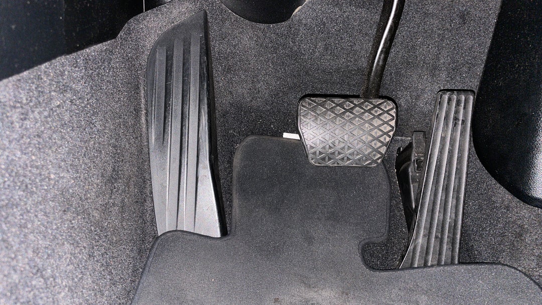 2016 BMW 1 18i M Sport, Automatic, 142815 km, Pedals and Footmat