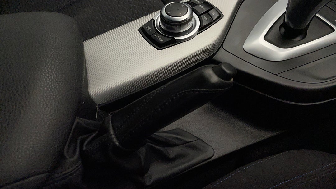 2016 BMW 1 18i M Sport, Automatic, 142815 km, Handbrake