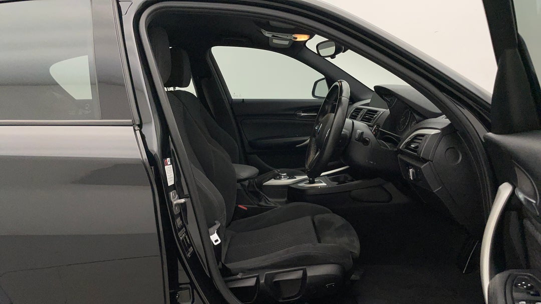 2016 BMW 1 18i M Sport, Automatic, 142815 km, Right Side Front Door Cabin View