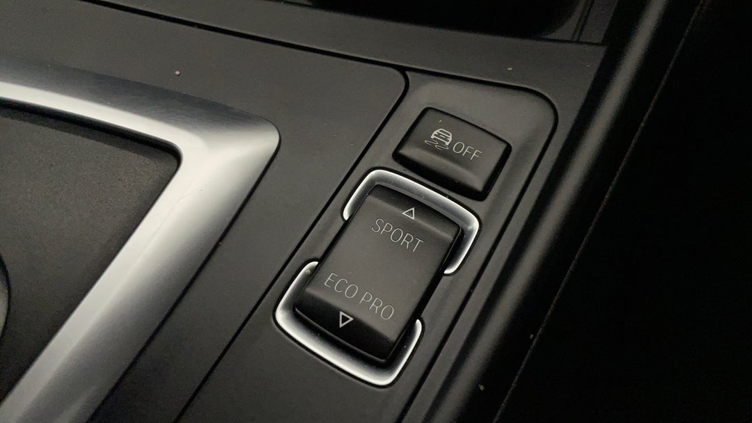 2016 BMW 1 18i M Sport, Automatic, 142815 km, Utility Switches/Buttons