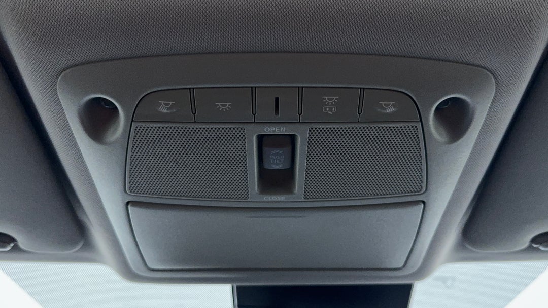 On-Roof Controls/Sunglass holder