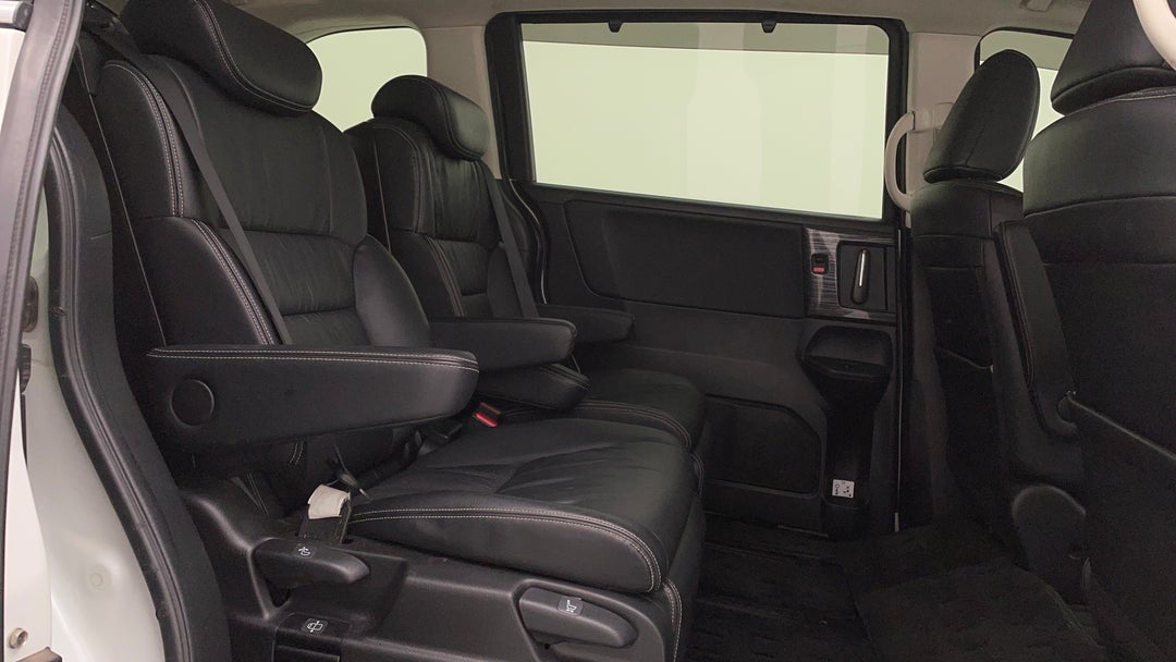 2016 Honda Odyssey Vti-l, Automatic, 111340 km, Right Side Rear Door Cabin View