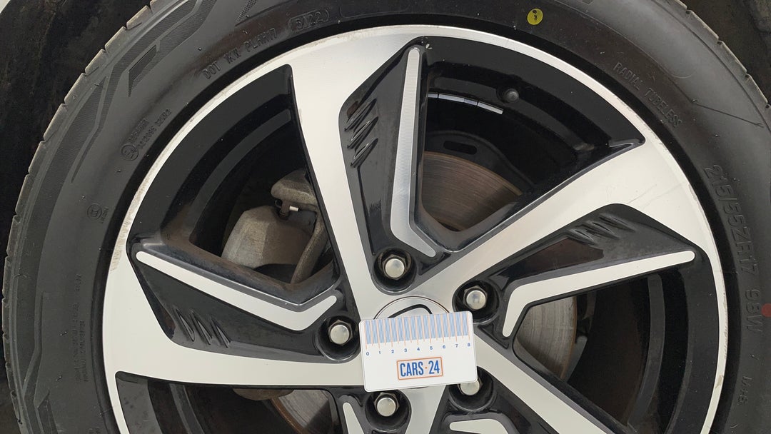 2016 Honda Odyssey Vti-l, Automatic, 111340 km, Wheels Rim Front LHS Gutter Rash