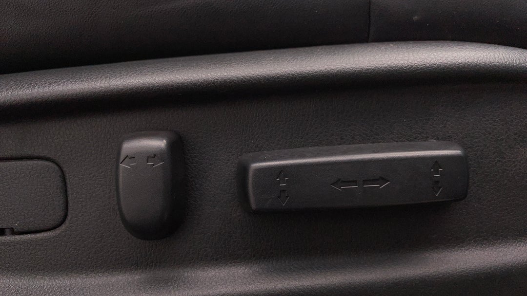 2016 Honda Odyssey Vti-l, Automatic, 111340 km, Drivers Side Adjustment Panel