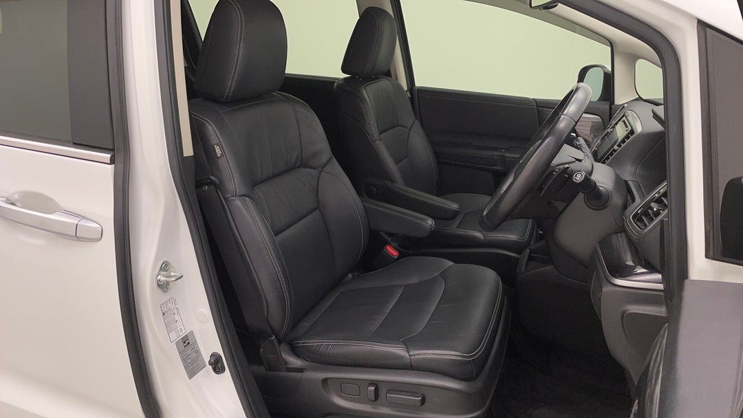 2016 Honda Odyssey Vti-l, Automatic, 111340 km, Right Side Front Door Cabin View