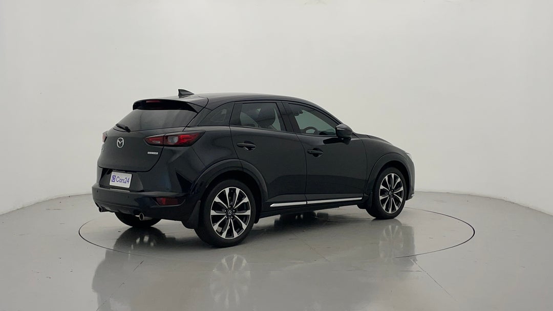 Right Back Diagonal (45- Degree) View