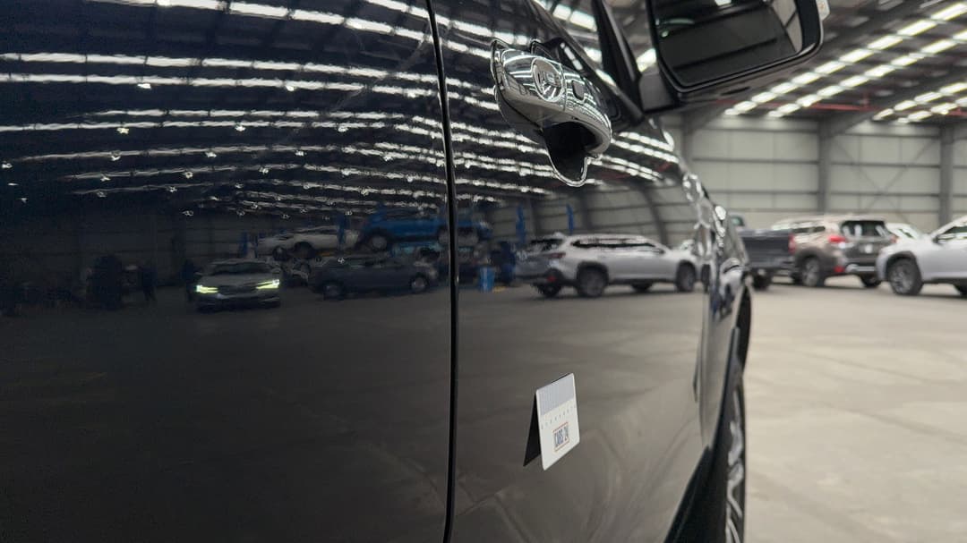 2021 Ford Everest Titanium (4WD), Automatic, 92909 km, Doors Front RHS Dent