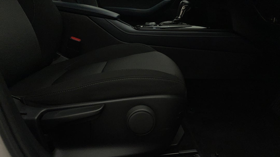 2023 Mazda CX-30 G20 Pure (FWD), Automatic, 46169 km, Drivers Side Adjustment Panel