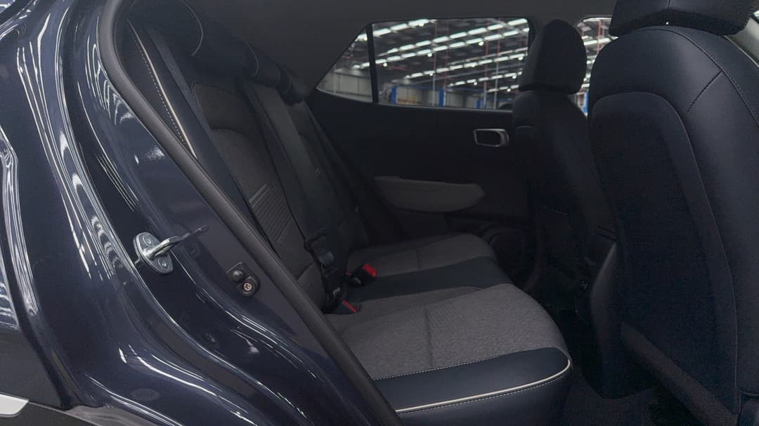 2023 Hyundai Venue Elite (denim) Two-tone Roof, Automatic, 13637 km, Right Side Rear Door Cabin View