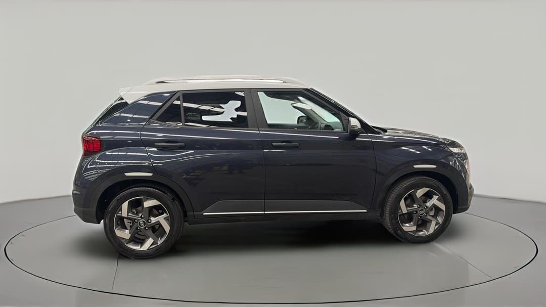 2023 Hyundai Venue Elite (denim) Two-tone Roof, Automatic, 13637 km, Right Side View
