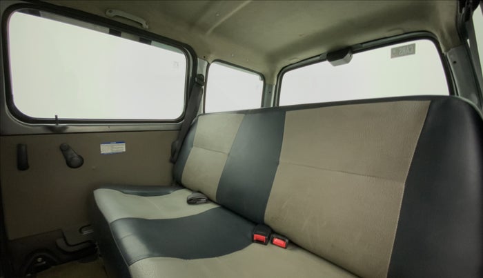 2016 Maruti Eeco 5 STR WITH A/C+HTR, Petrol, Manual, 84,542 km, Right Side Rear Door Cabin