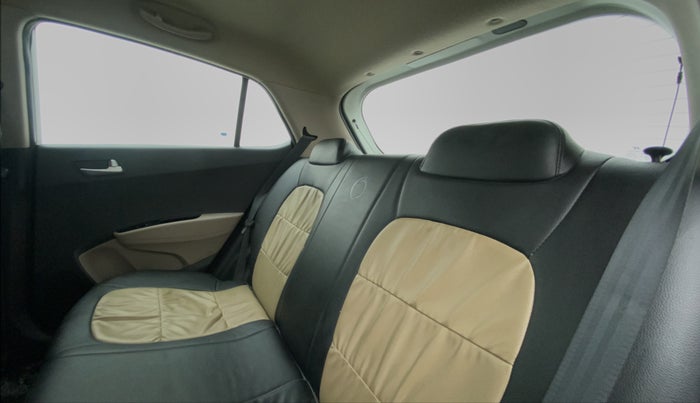 2016 Hyundai Grand i10 SPORTZ 1.2 KAPPA VTVT, Petrol, Manual, 26,027 km, Right Side Rear Door Cabin