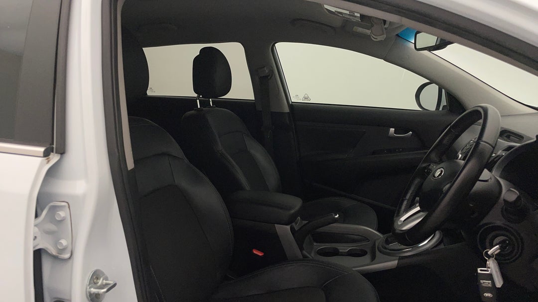 2014 Kia Sportage Si Premium (FWD), Automatic, 89506 km, Right Side Front Door Cabin View