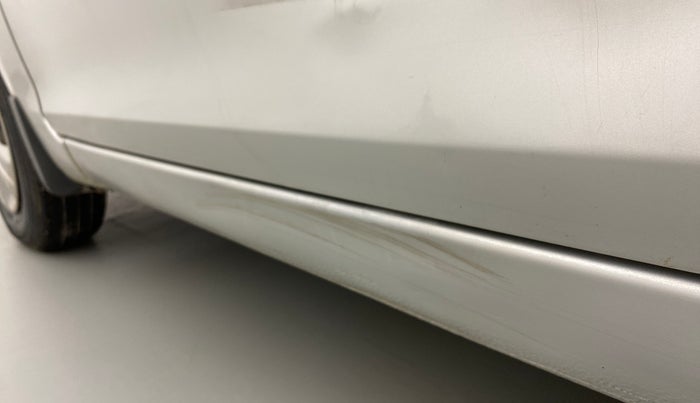 2017 Maruti Swift VXI, Petrol, Manual, 68,883 km, Left running board - Minor scratches