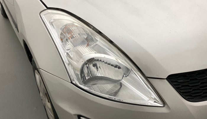 2017 Maruti Swift VXI, Petrol, Manual, 69,042 km, Right headlight - Headlight parking bulb fused